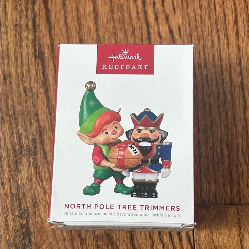 Hallmark Keepsake 2022 North Pole Tree Trimmers Ornament - Picture 1 of 3